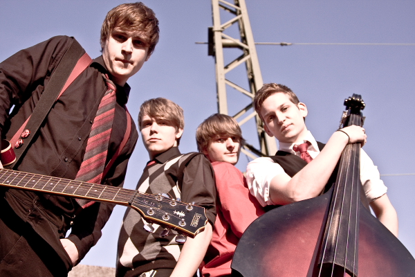 Datei:Support The Rising Rocket.jpg