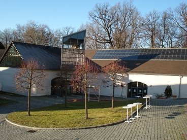 Datei:Bischof Benno Haus Schmochtitz 300.jpg