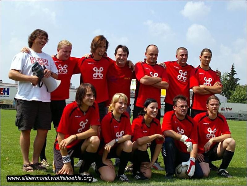 Datei:Fußballcup Mondmannschaft.jpg