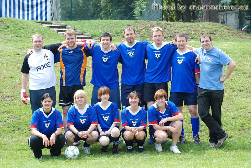Datei:Fußballcup 2008 Gummibärenbande.jpg