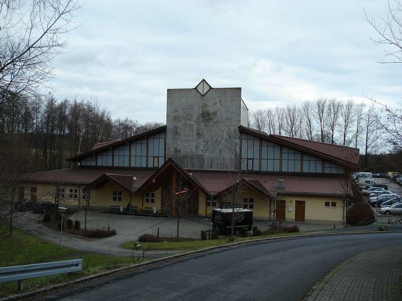 Datei:Sparkassen-Arena Jonsdorf.jpg